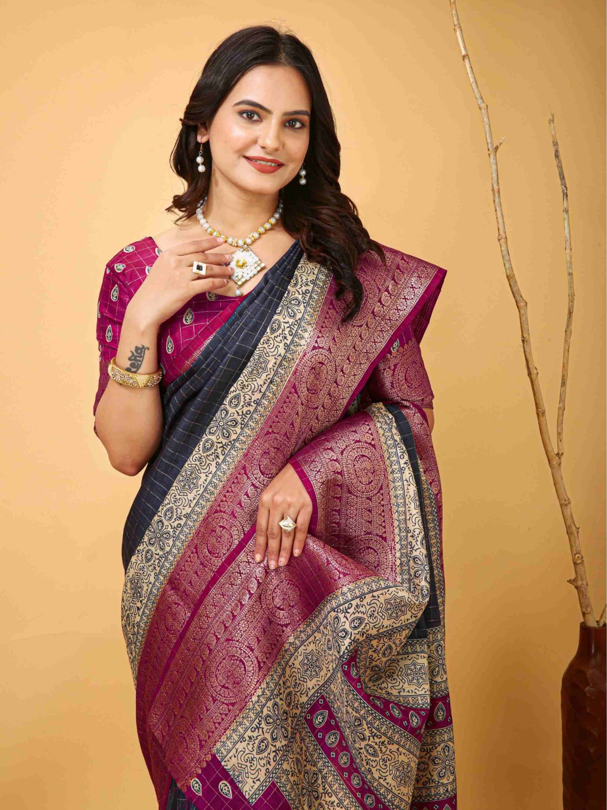Grey Dola Silk Cotton Saree