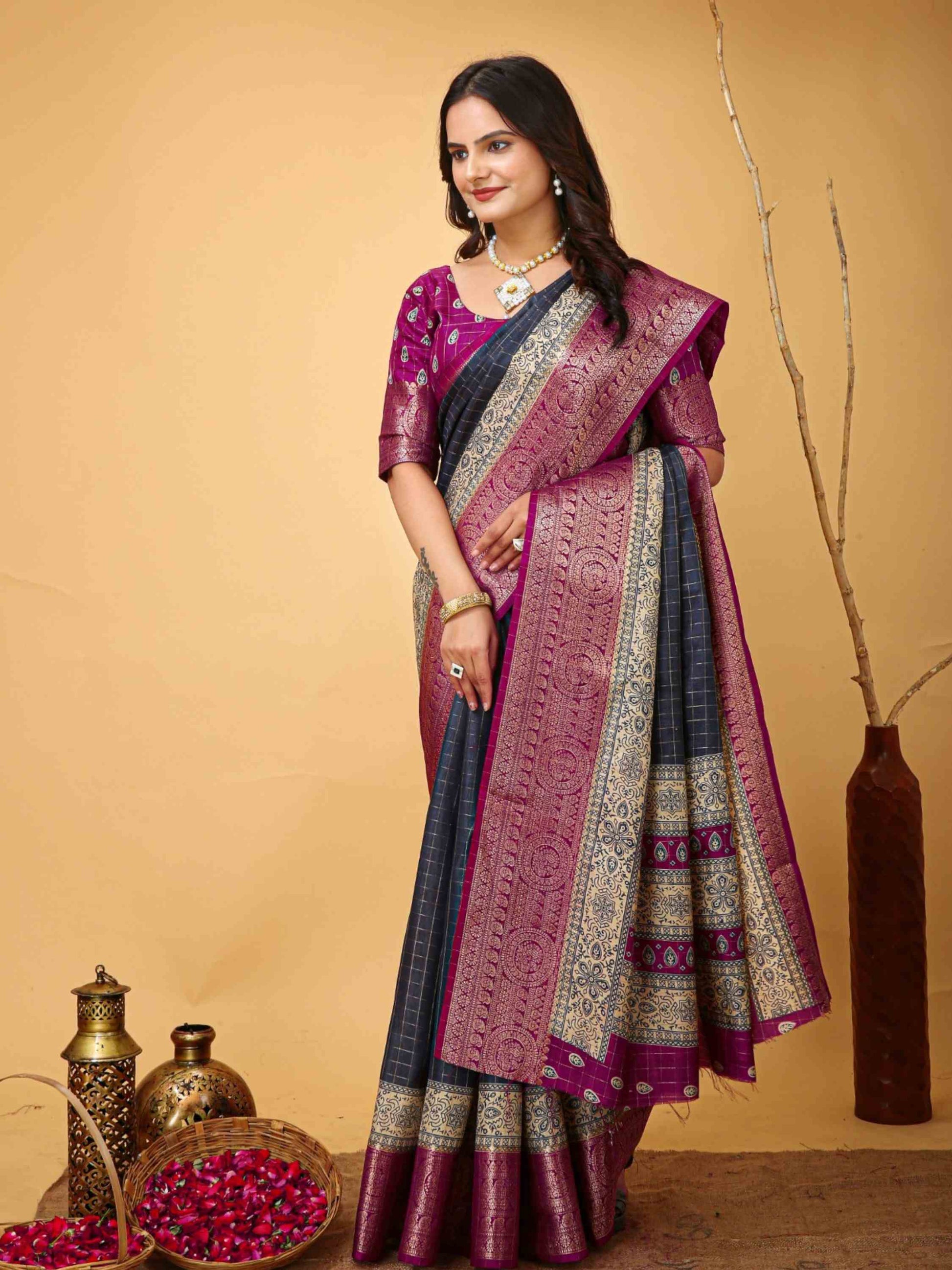 Grey Dola Silk Cotton Saree