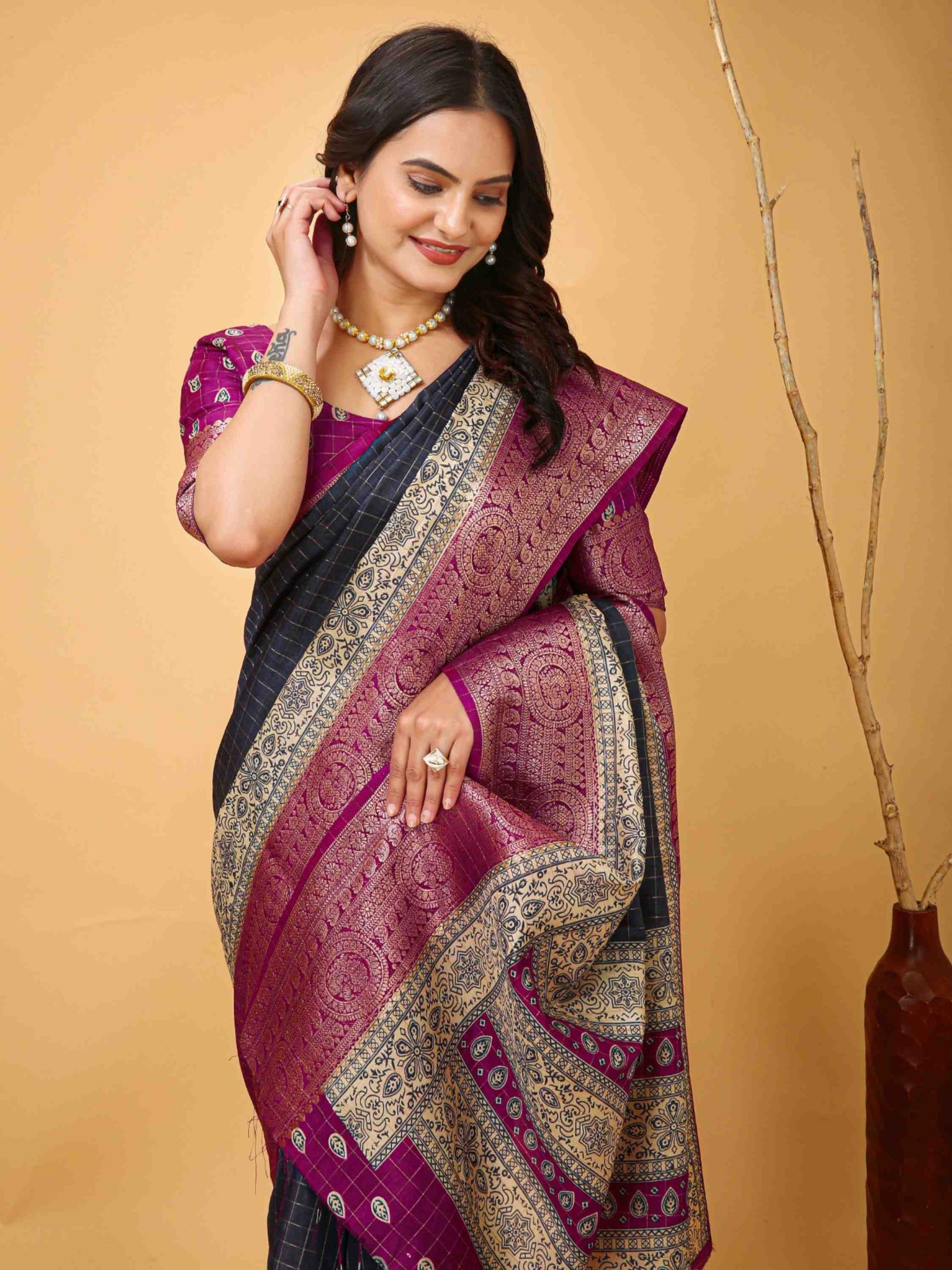 Grey Dola Silk Cotton Saree